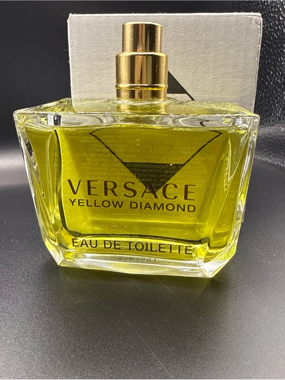 Versace Bright Crystal Yellow Diamond 90ml in Tester Box - Picture 2 of 2